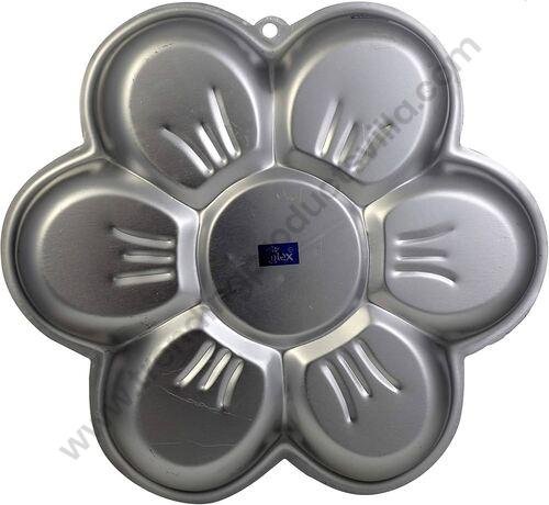Aluminium-Cake-Mould-Pans-Daisy-.jpg